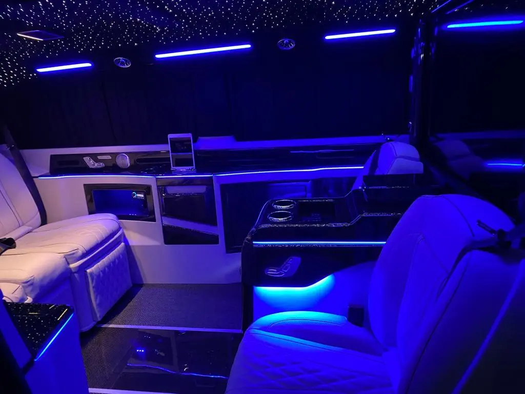Royal VIP Car filosundan siyah VIP araç